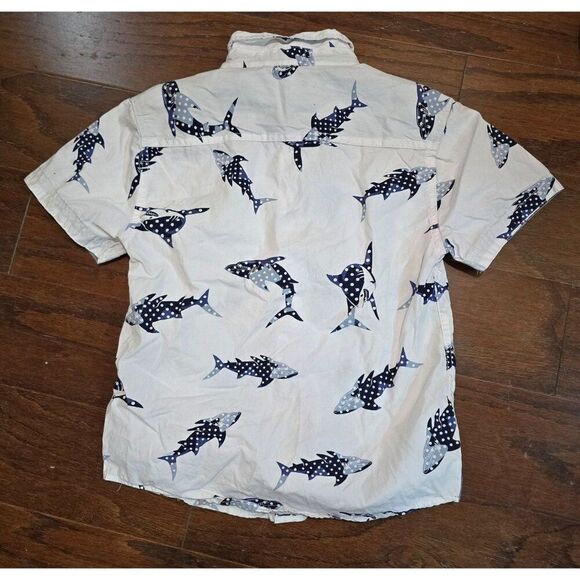 Free Planet Boys Shark Print Short Sleeve Button-Up Shirt Sz 8 White & Navy Blue - Picture 2 of 8